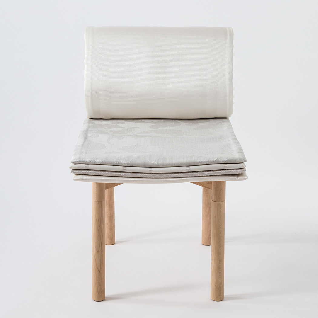 是日美好事物｜可口可乐的联名美妆色彩招摇，