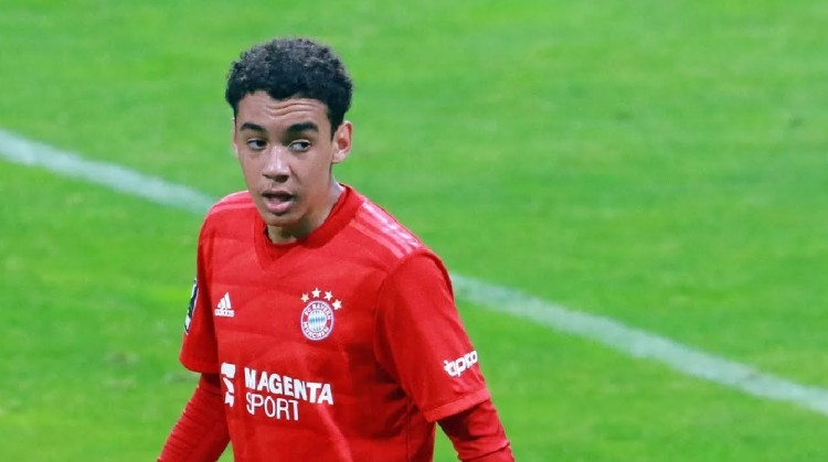 自古英雄出少年！穆西亚拉成为拜仁队史最年轻德甲进球球员