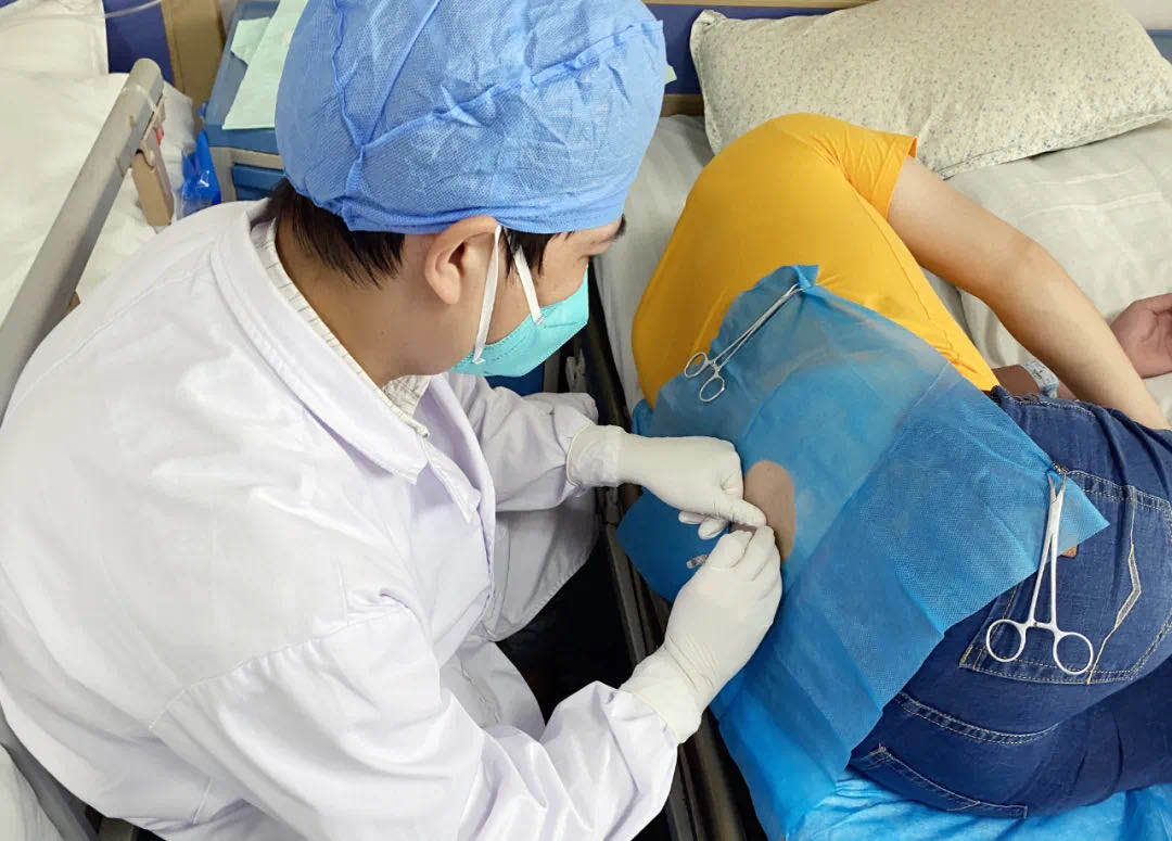 25岁小伙错把脑膜炎当感冒，专家：这种预防手段