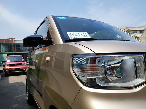 五菱宏光MINI EV：人民代步车，完胜“老头乐”