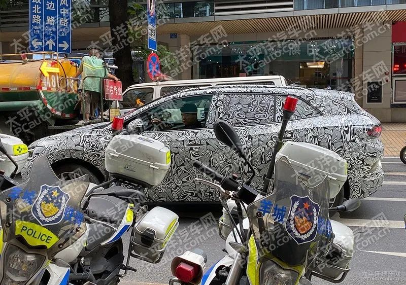 街头偶遇一汽-大众ID.4伪装车，别再等特斯拉，等