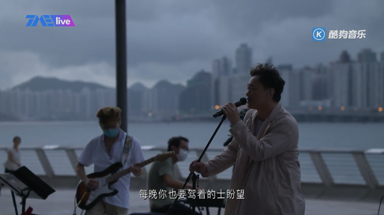 陈奕迅线上演唱会筹款500万，发文感叹：真的很