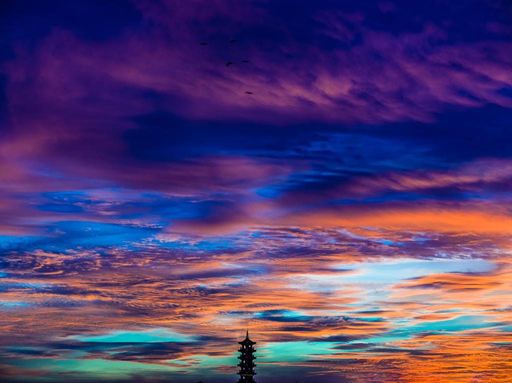 Beauty of Shenzhen the setting sun is lubricious now