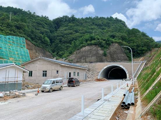 贵州违法用地项目逼停合法矿产 近5000万元赔偿“无期”
