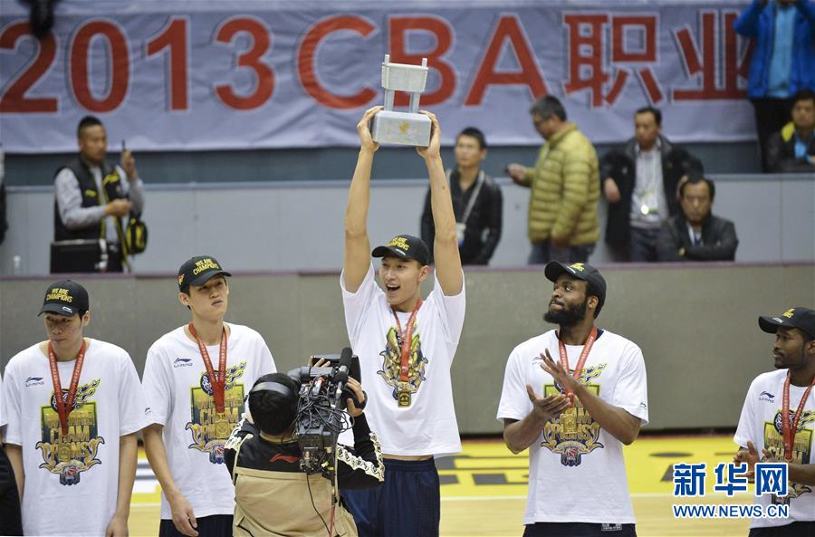 2013cba冠军是哪个队(篮球——CBA：广东队十冠之路)