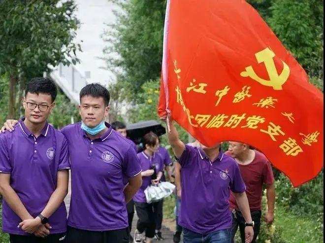 跟随浙江中医药大学博士团送医下乡，探访红色斋郎村