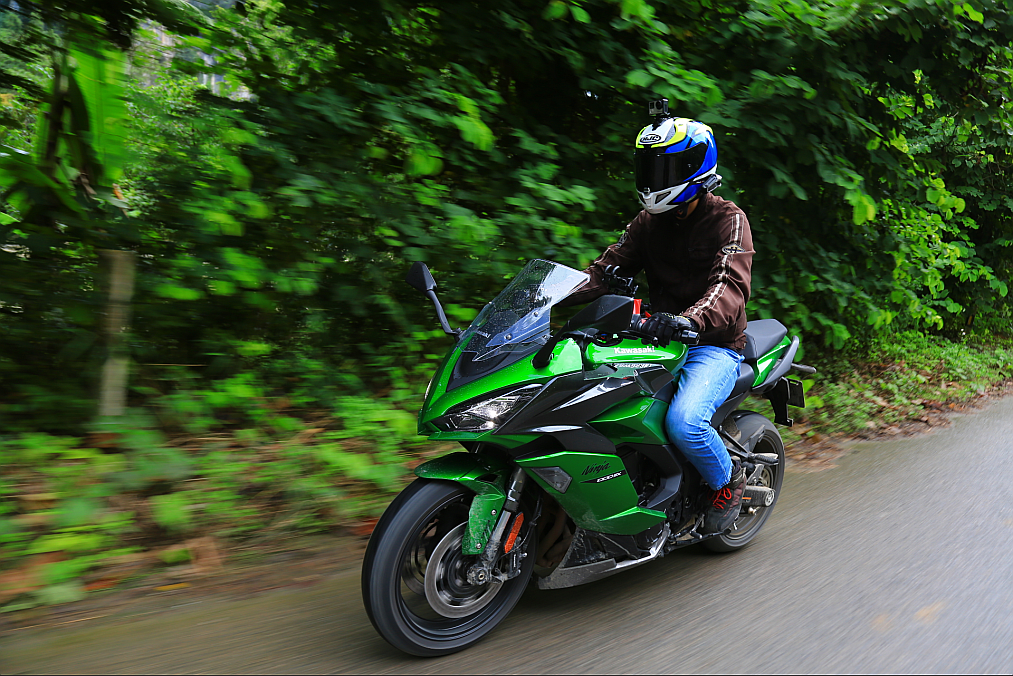 与一堆“绿色的“摩托车骑游西南边关是怎样的体验？