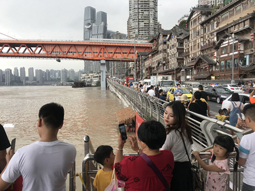 81年来最高水位！3分钟装满西湖！重庆洪水就有这么猛