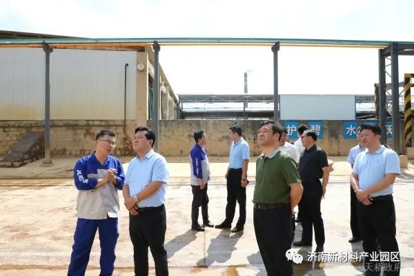 区委副书记、区长亓伟督导园区环保工作