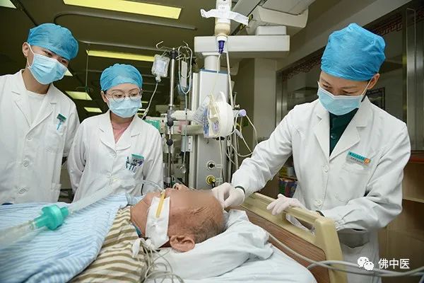 【医师节】肖秋生：让中医药在重症救治中发挥奇效