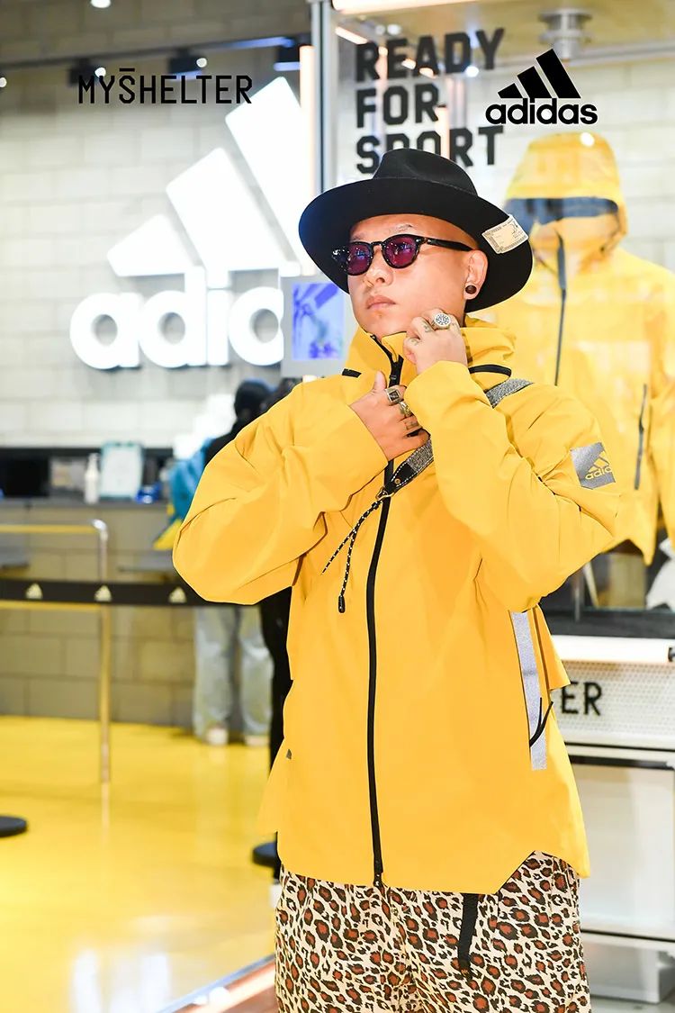 adidas 终于做出来了！想要穿的很懂潮流，它可是绕不开的选择