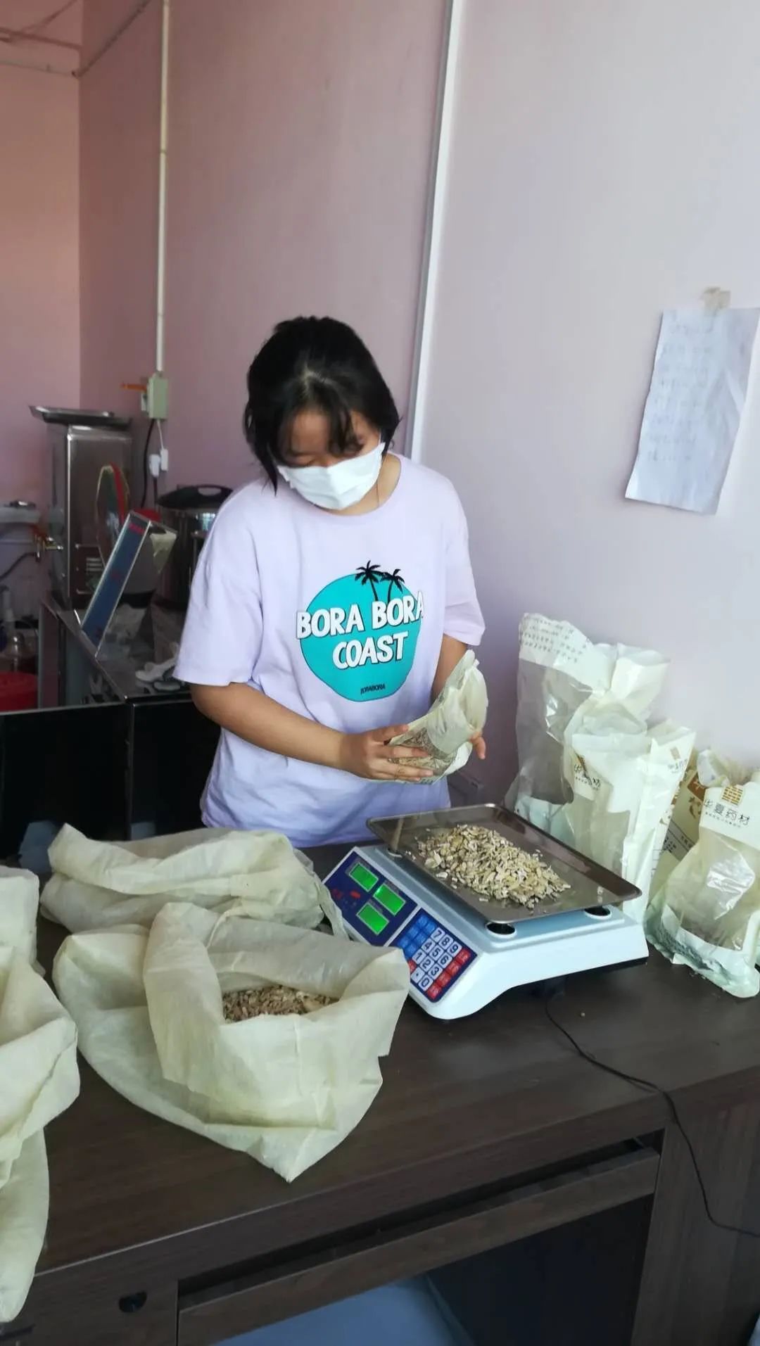 湖北医药学院的孟淑怡同学，你受表扬啦