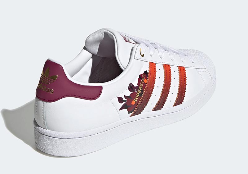 浪漫花卉装饰!Her Studio x adidas 刚刚上架发售