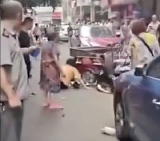 南充一私家車連撞多人致2死6傷，警方通報(bào)來了