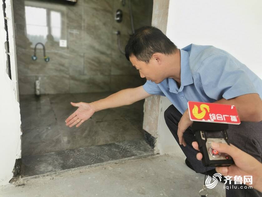 价值近千万别墅变身“水帘洞”济南万科海右府业主苦不堪言