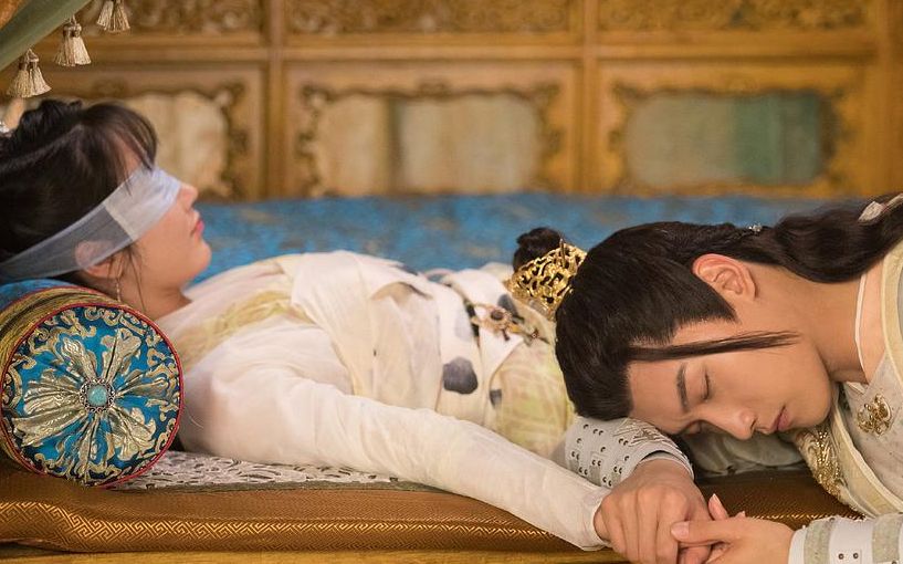 古装剧《三嫁》男女主角为什么一直不换衣服？