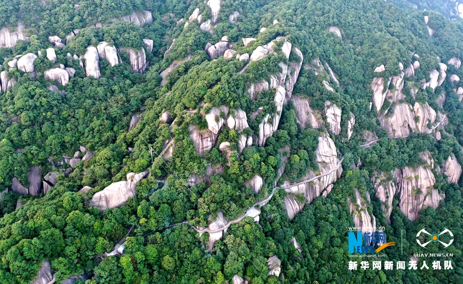 ""Flying" China" Fuding Taima Mountain: Viewing the sea, the sky and the wonderful rocks