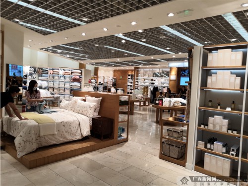 快时尚品牌Zara将关闭上千门店，南宁店能抗住吗