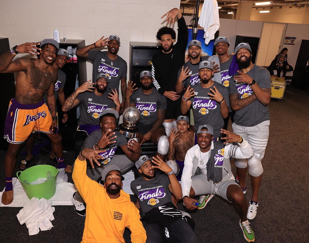 軟豆更新IG曬慶祝合影：獨一無二的團隊，還需四場胜利！-黑特籃球-NBA新聞影音圖片分享社區
