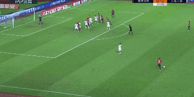 半场：张卫染红元敏诚头球破门，重庆1-0上港