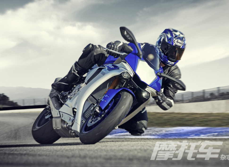 �ĸ׷籩�����̵�������ײ��ֵ��ĸ�Ħ�г����ϣ�