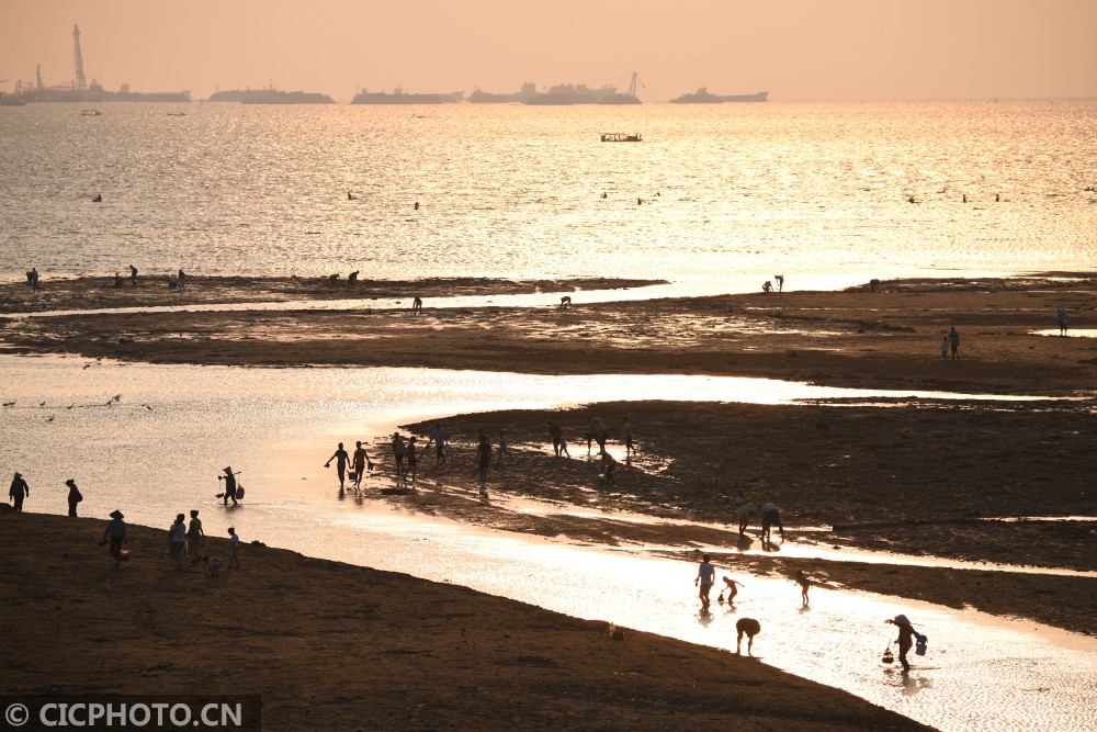 Beihai, Guangxi: Twilight Golden Beach Scenic Line