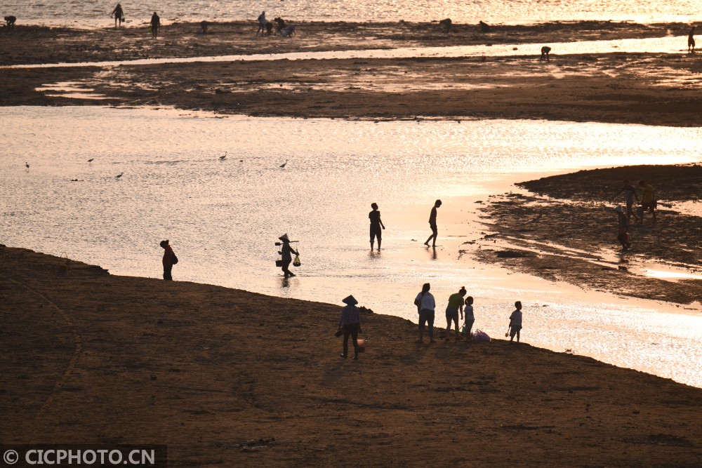 Beihai, Guangxi: Twilight Golden Beach Scenic Line