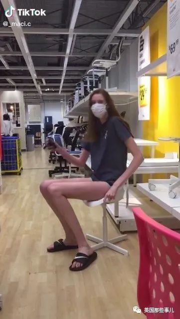 17岁女孩腿长1米35，又刷新了最长腿的世界纪录
