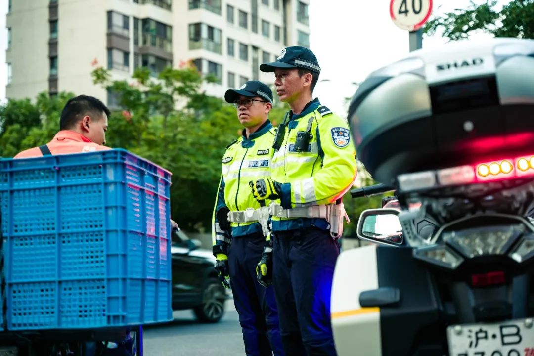 【节日我在岗】我的十二行散文诗-第7张图片-非凡网