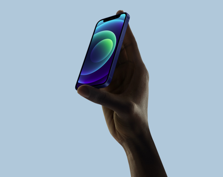 苹果发布会开了又开，看，迟到的iPhone 12要带节