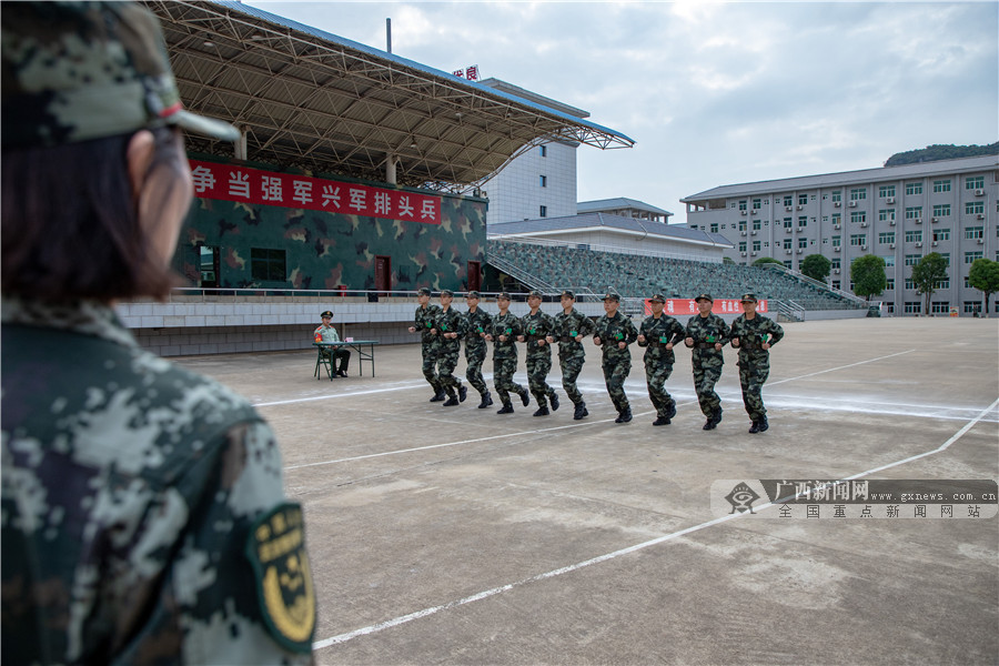 武警广西总队：千余名新兵军事会操展风采