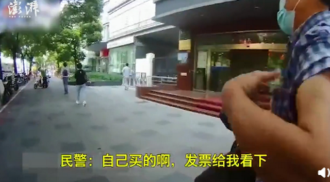 奇葩！男子每天从超市塞猪肉进衣裤获利万元，网友：有内味了