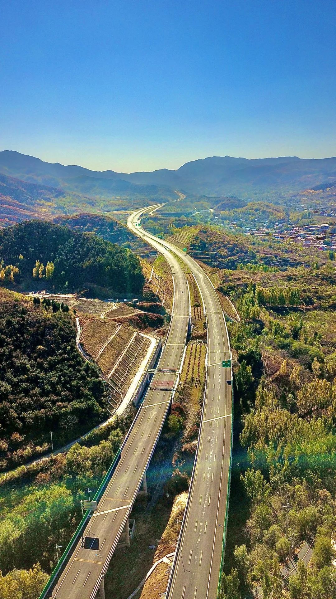 1公里1块多济泰高速回应收费太贵隧道桥梁多