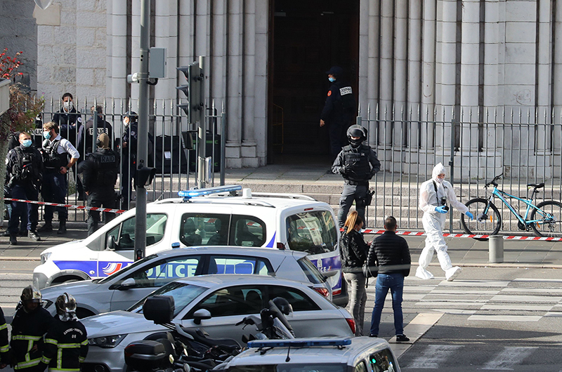 法国一教堂发生持刀袭击事件，造成至少3人死亡多人受伤