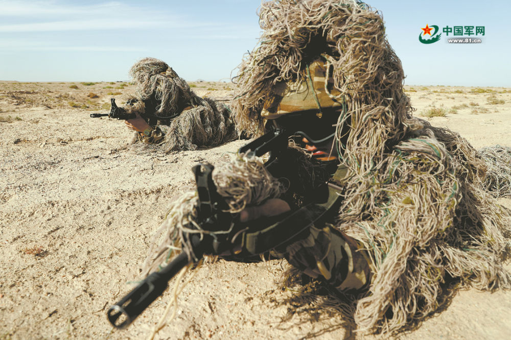 大漠铸盾——第80集团军某防空旅陆空对抗演习影