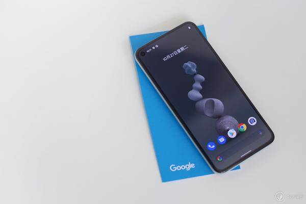 Google Pixel 5 拆箱探讨：旗舰级之作，并非旗舰级