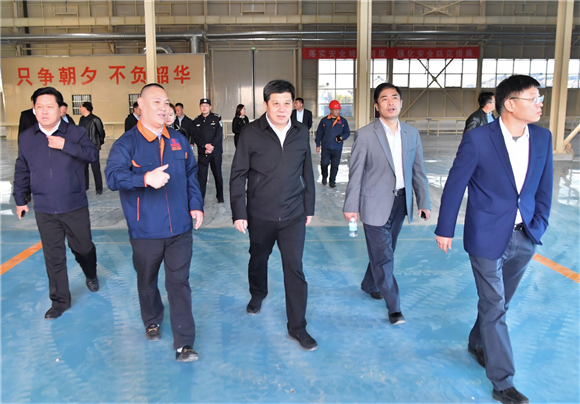天桥区委书记韩伟调研梓东大道提升工程和重点项目建设工作