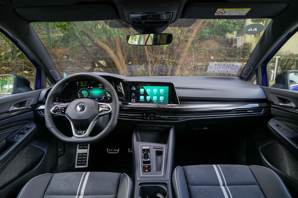 不负年轻一场 试驾：第八代高尔夫