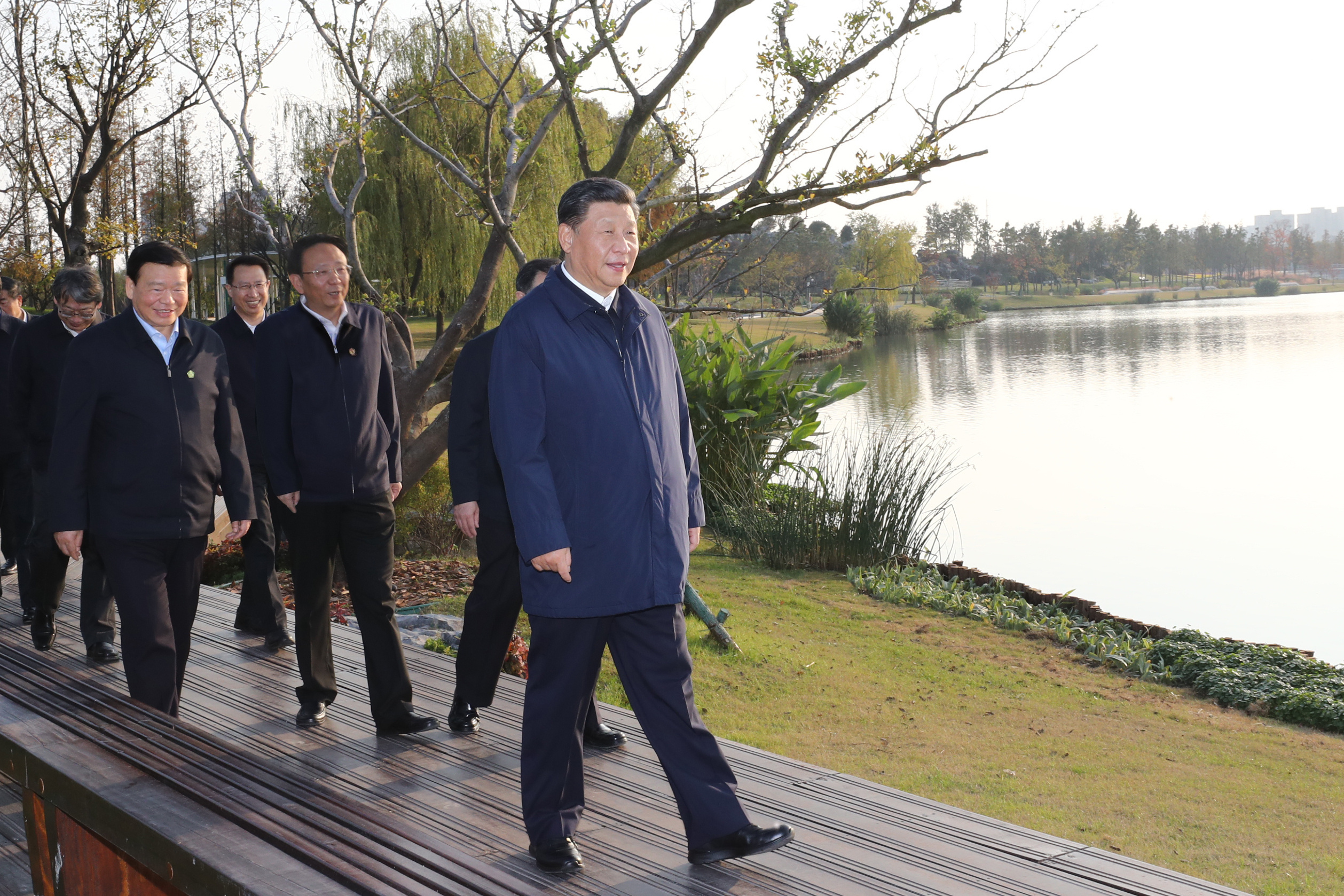 习近平谈南水北调工程：不能一边加大调水、一边随意浪费水