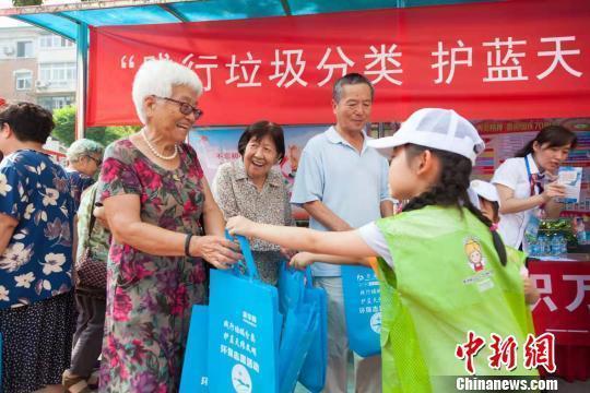 我国出台新规：商家不得“先涨价再降价”医药代表不得销售药品
