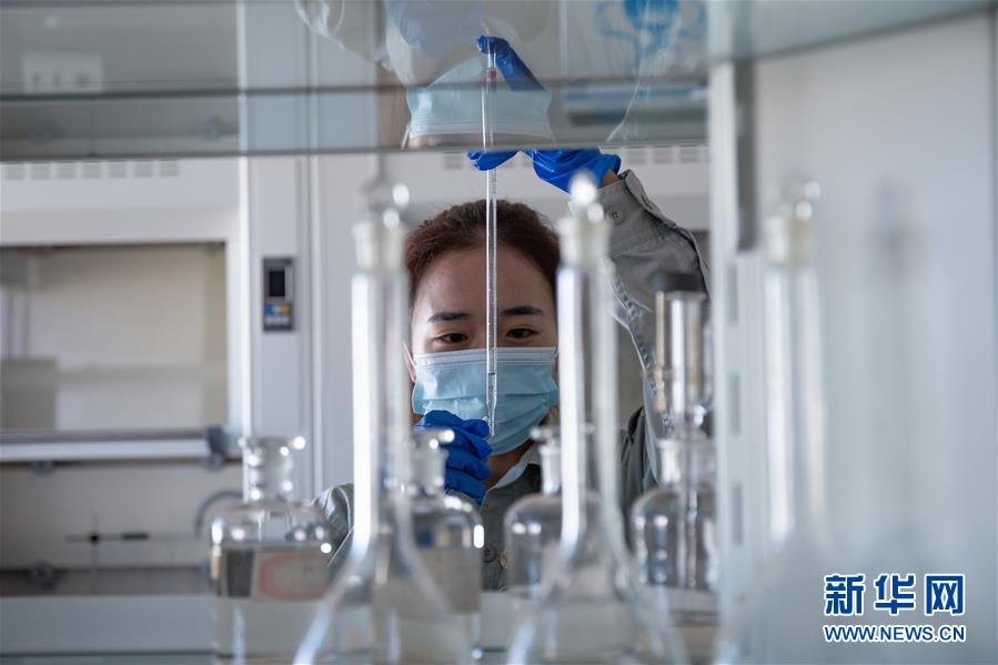 中老合资老挝首个石油炼化项目投产