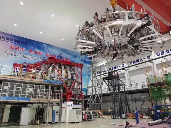 �˾۱�������ش�ͻ�ƣ��ҹ���һ��������̫�����״ηŵ�