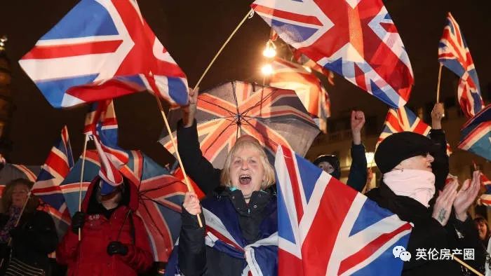 脱欧迷雾重重：法国总统横插一脚扰乱谈判，英国再出法案继续撕毁脱欧协议