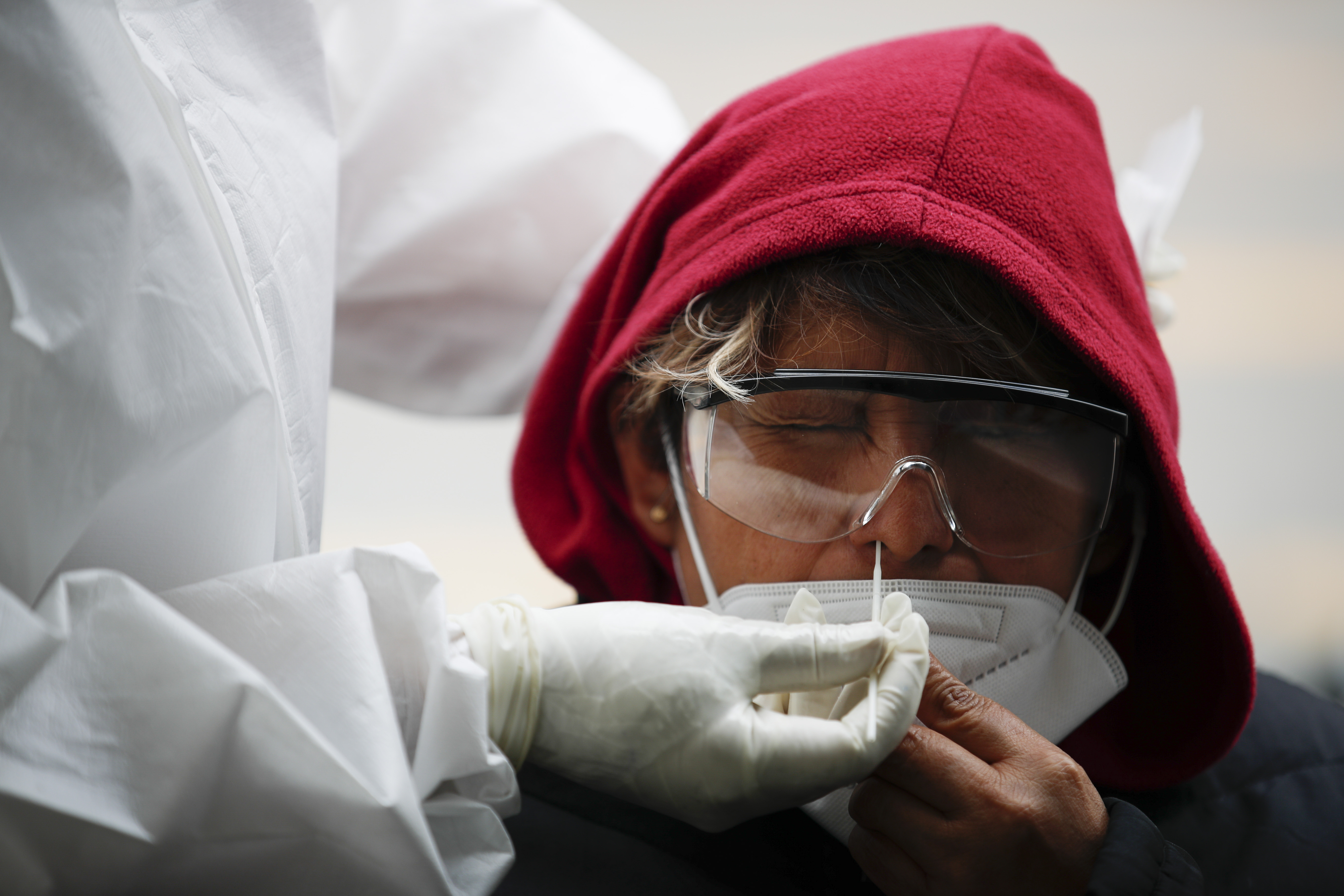 墨西哥总统敦促首都民众控制节日活动应对疫情