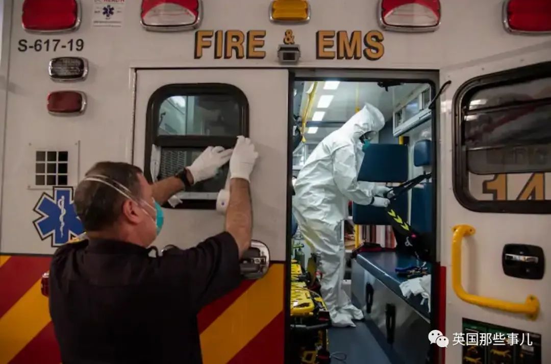 没床位，没救护车，患者家属只能网上求助。美国医疗系统濒临崩溃.....