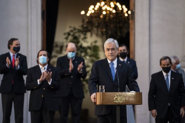 智利总统为不戴口罩向公众道歉：“这是错误的，我很抱歉”