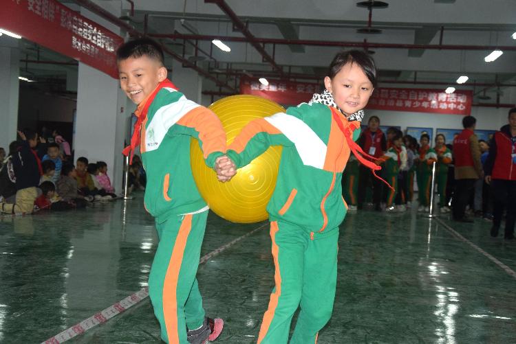 重庆开展“微笑童年，安全相伴”青少年安全自护教育活动