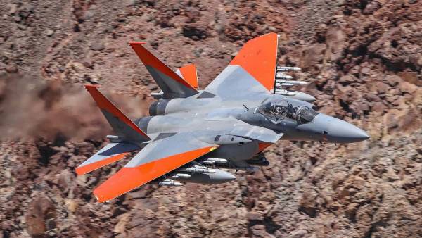美国从沙特回收了8对机翼给自家F-15E续命