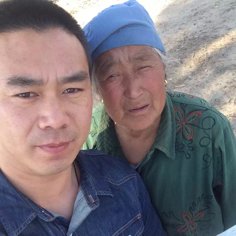 “草原李佳琦”：是網(wǎng)紅 更是家鄉(xiāng)代言人