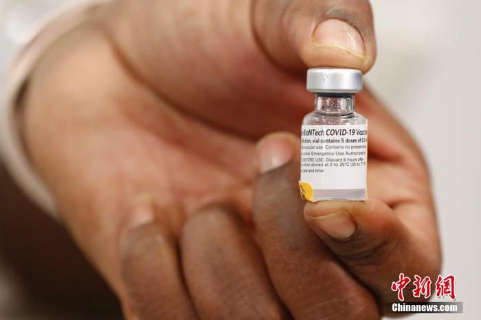 英国拟在7月31日前让所有成年公民接种首剂新冠疫苗